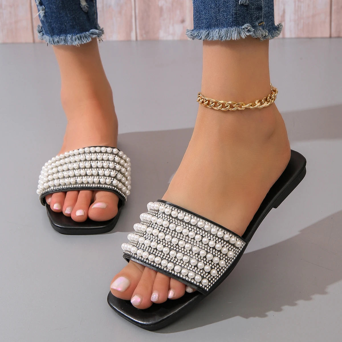 Flat Sandals with Pearl & Rhinestone Details – Fashion Women’s Slip-Ons