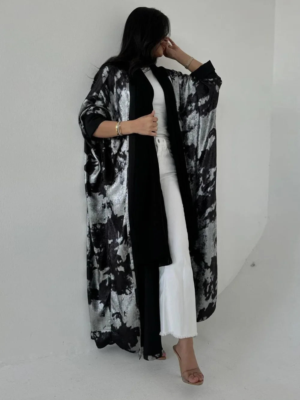 Printed long abaya/kaftan — elegant Ramadan & Eid wear.