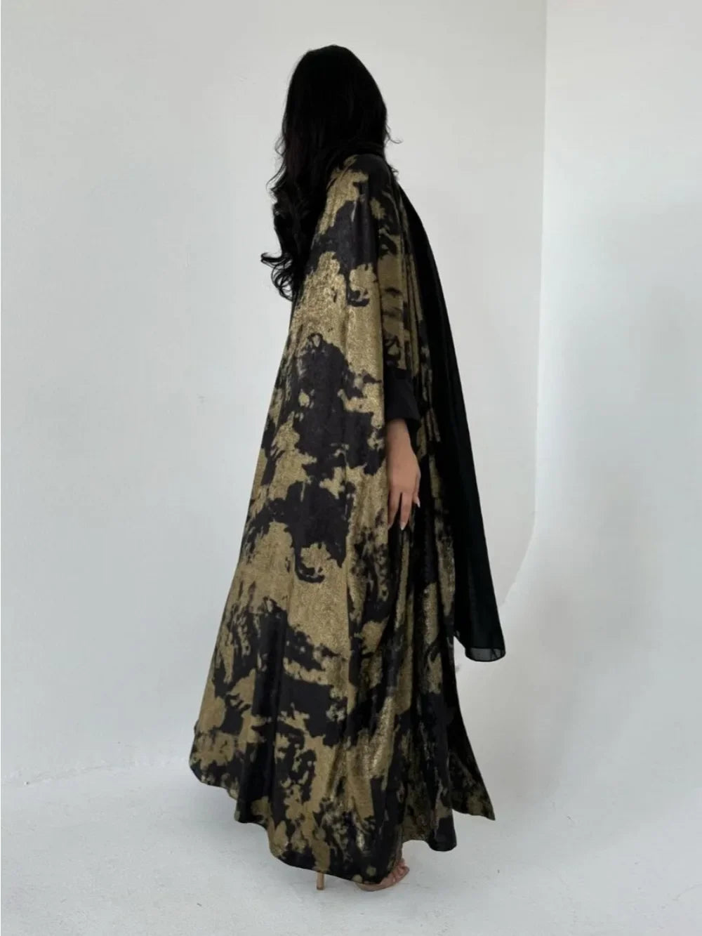 Printed long abaya/kaftan — elegant Ramadan & Eid wear.